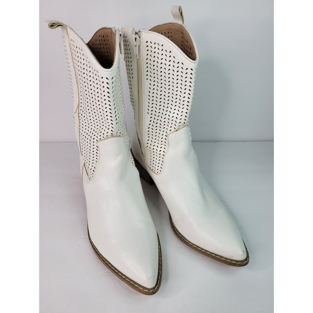 Mi.iM White Laser Cut Western Ankle Boots Pointed Toe Stacked Heel Zipper sz 7.5